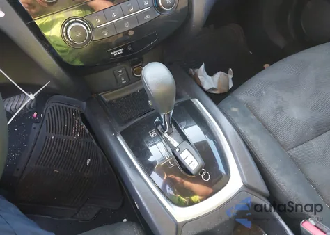 2015 Nissan Rogue S z USA, uszkodzony, nr VIN 5N1AT2MT0FC863346